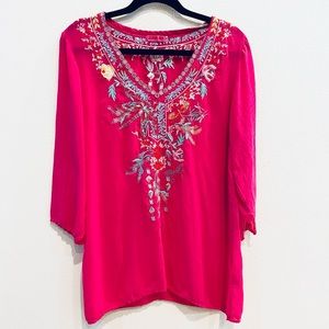JOHNNY WAS Beautiful Hot Pink V-Neck 3/4 sleeves🌸